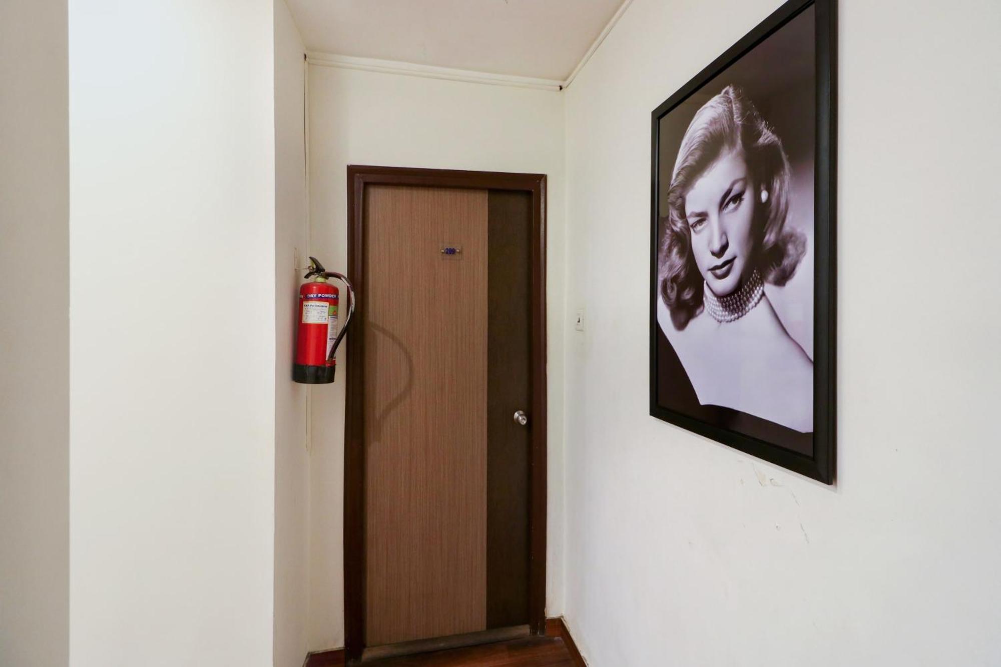 Oyo Flagship 1805 Hotel Star Delight Panchuria Εξωτερικό φωτογραφία